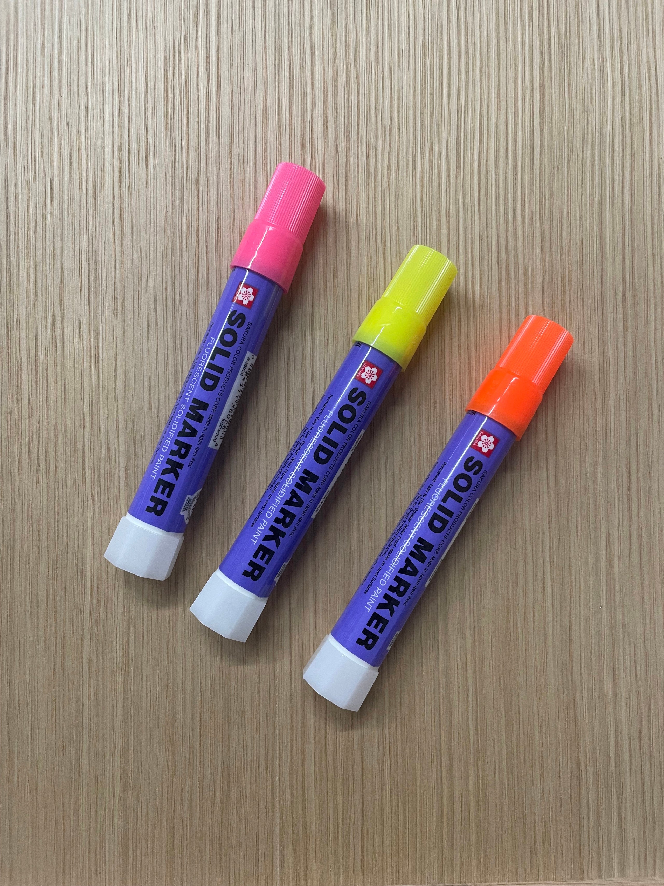 Paint markers fluorescent Sakura solid XSC-302